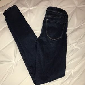 dark washes a and f ripped jeans